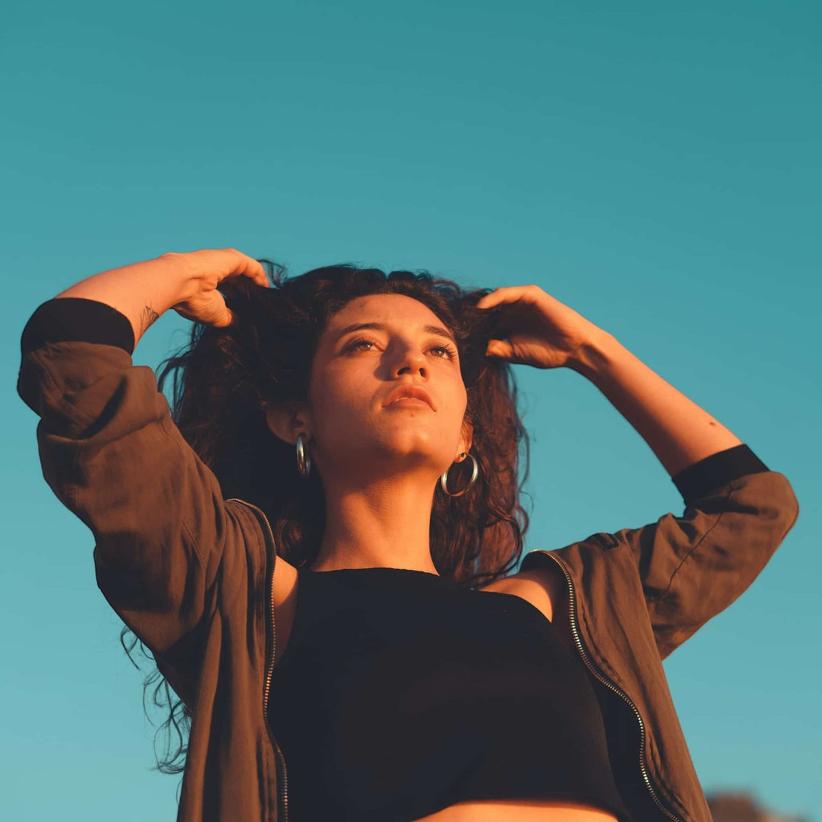 Νέα Εποχή Haircare: Scalp Care, Αναδόμηση & Styling